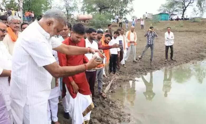 पुराने जल स्रोतों को संवारना और पौधे लगाना जरूरी तभी आगामी पीढ़ी के लिए होगा पर्याप्त जल : मंत्री पटेल –